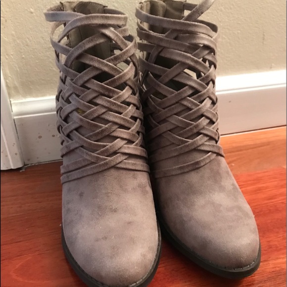 Bootie heals made by fergalicious size 8.5 - Picture 2 of 4